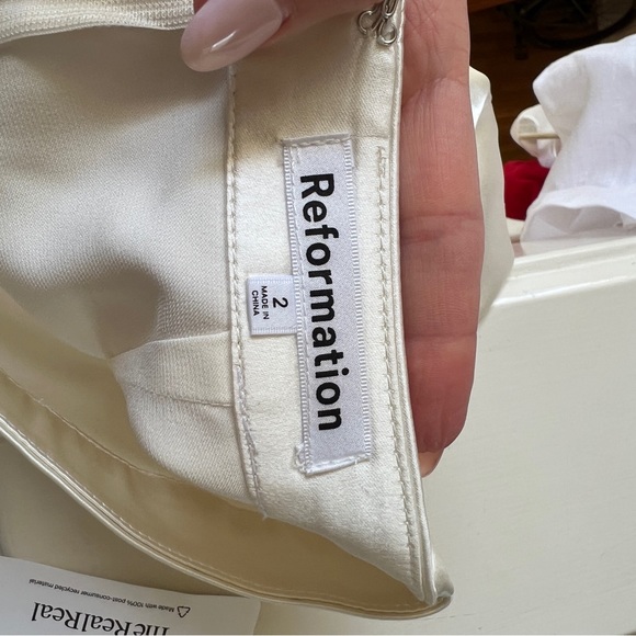 Reformation Barcelona Silk Two Piece - Picture 14 of 15